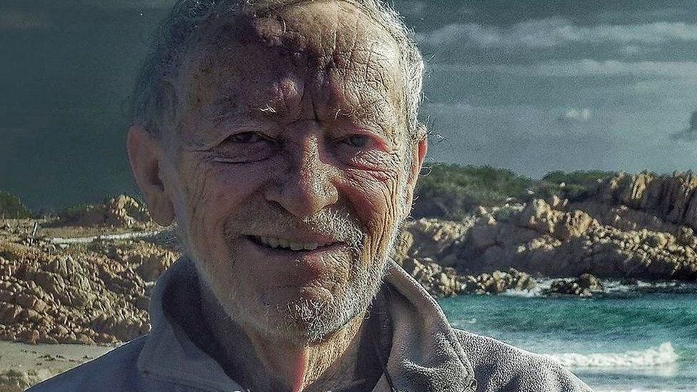 Një burrë i cili jetoi për 32 vjet në një ishull italian, është gati të largohet