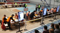 Vijon procesi i numërimit të votave në Shqipëri, prin PS-ja