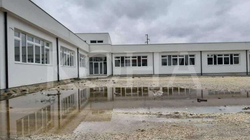 Degradohet objekti i shkollës në Kovaçec i përuruar para shtatë muajsh