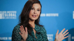 Ashley Judd ka filluar të ecë, pesë muaj pas aksidentit që gati e la pa njërën këmbë
