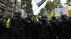 Mijëra francezë marshojnë në Paris kundër vaksinimit të detyrueshëm