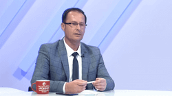 Me “Dekada e Re për Drenasin”, Ajazi garon në Drenas, kritikon PDK-në për padrejtësi