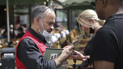 Franca nxjerr dokumentet e vaksinimit për hyrje në restorante e trena