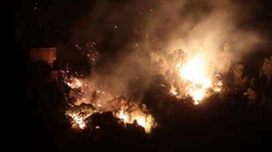 Disa vatra zjarri në Shqipëri ende problematike