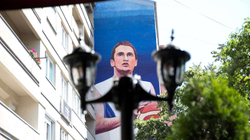 Mural në Prishtinë për ish-basketbollistin Edmond Azemi