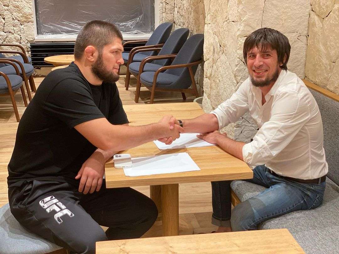 Nurmagomedov, karrierën e sportistit e vazhdon në futboll