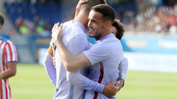 Për t'u regjistruar Manaj dhe dy futbollistë të tjerë, Pique pranon t'i ulet paga