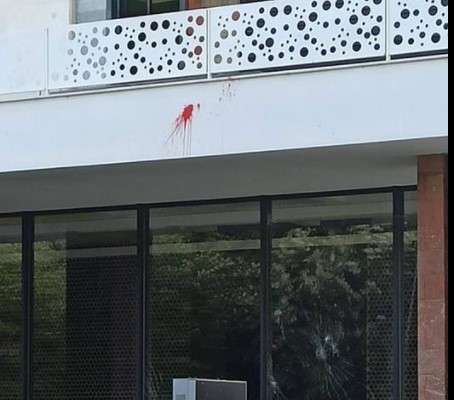 TKZ-ja me aksion para Bashkisë së Korçës kërkon të tërhiqet ftesa për Bregoviqin