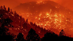 Zjarret shkatërruese vazhdojnë furishëm përmes Kalifornisë Veriore