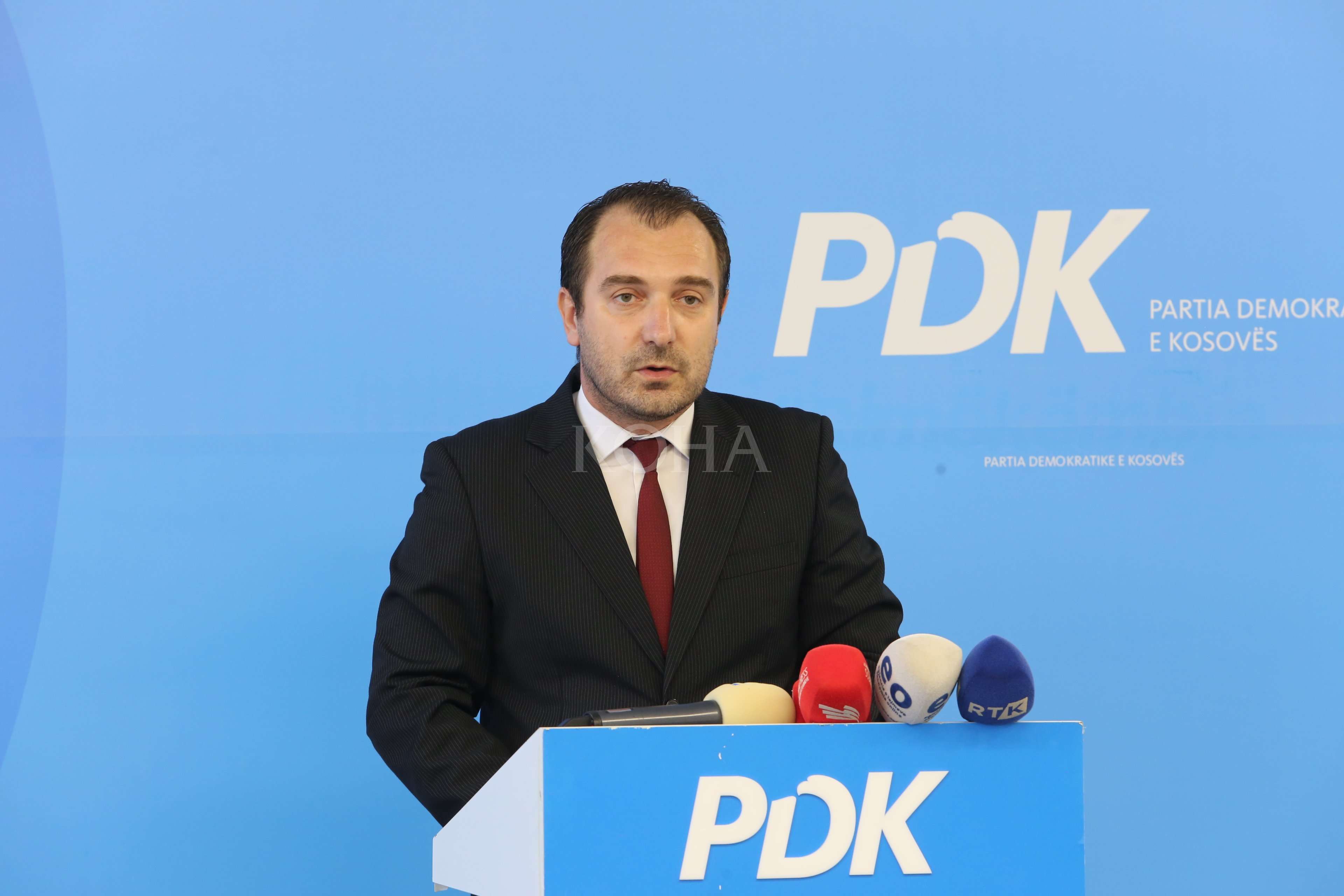 PDK-ja e akuzon MASHTI-n se po e dështon edhe një vit shkollor