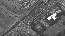 Pamjet satelitore tregojnë turmat përreth aeroportit të Kabulit
