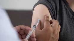 Zelanda e Re lejon vaksinimin e të rinjve, pas vatrave të reja të virusit