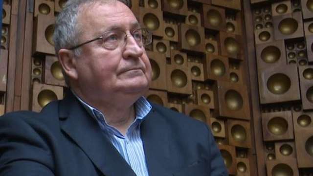 ​Ish-ambasadori Avni Spahiu kërkon të përshpejtohet emërimi i ambasadorëve