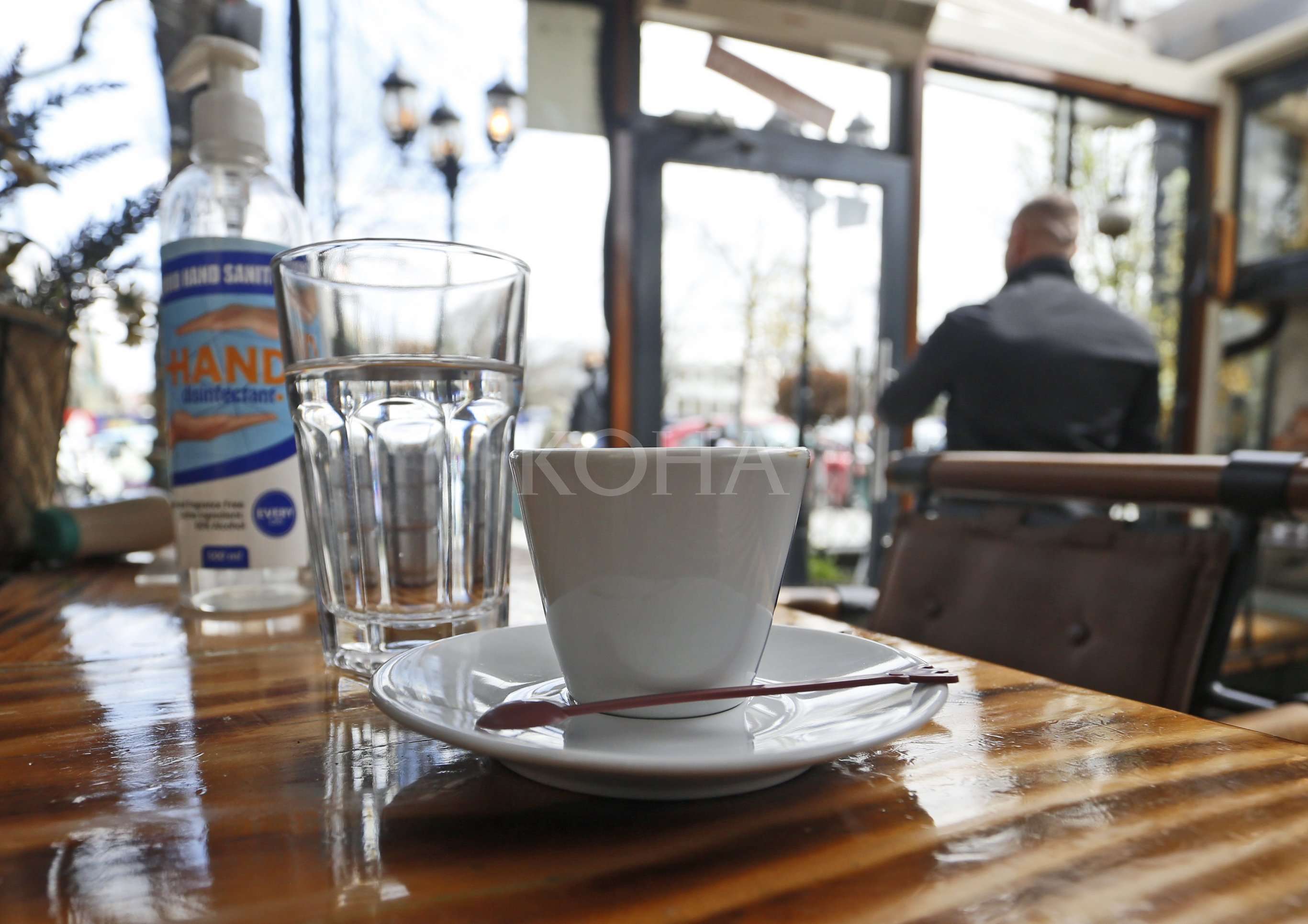 Gastronomia nuk e sheh veten fajtore për rritjen e rasteve me COVID-19