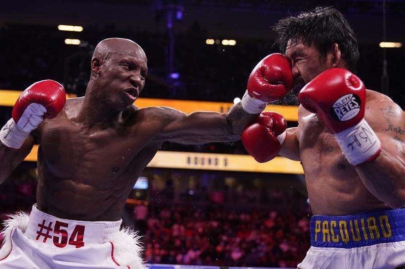 Pacquiao pëson humbje nga Ugas, po pritet pensionimi i tij