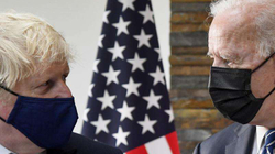 Johnsoni pritet t’i kërkojë Bidenit shtyrjen e tërheqjes së trupave amerikane në Afganistan