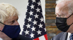 Johnsoni pritet t’i kërkojë Bidenit shtyrjen e tërheqjes së trupave amerikane në Afganistan