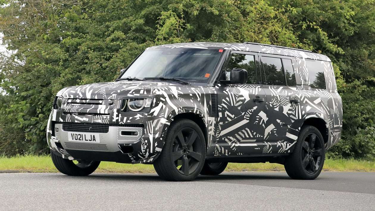 Dalin foto të Land Rover Defender 130, superveturë me tetë ulëse