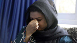 Gratë në Afganistan “përkohësisht” nuk do të mund të dalin në vende pune