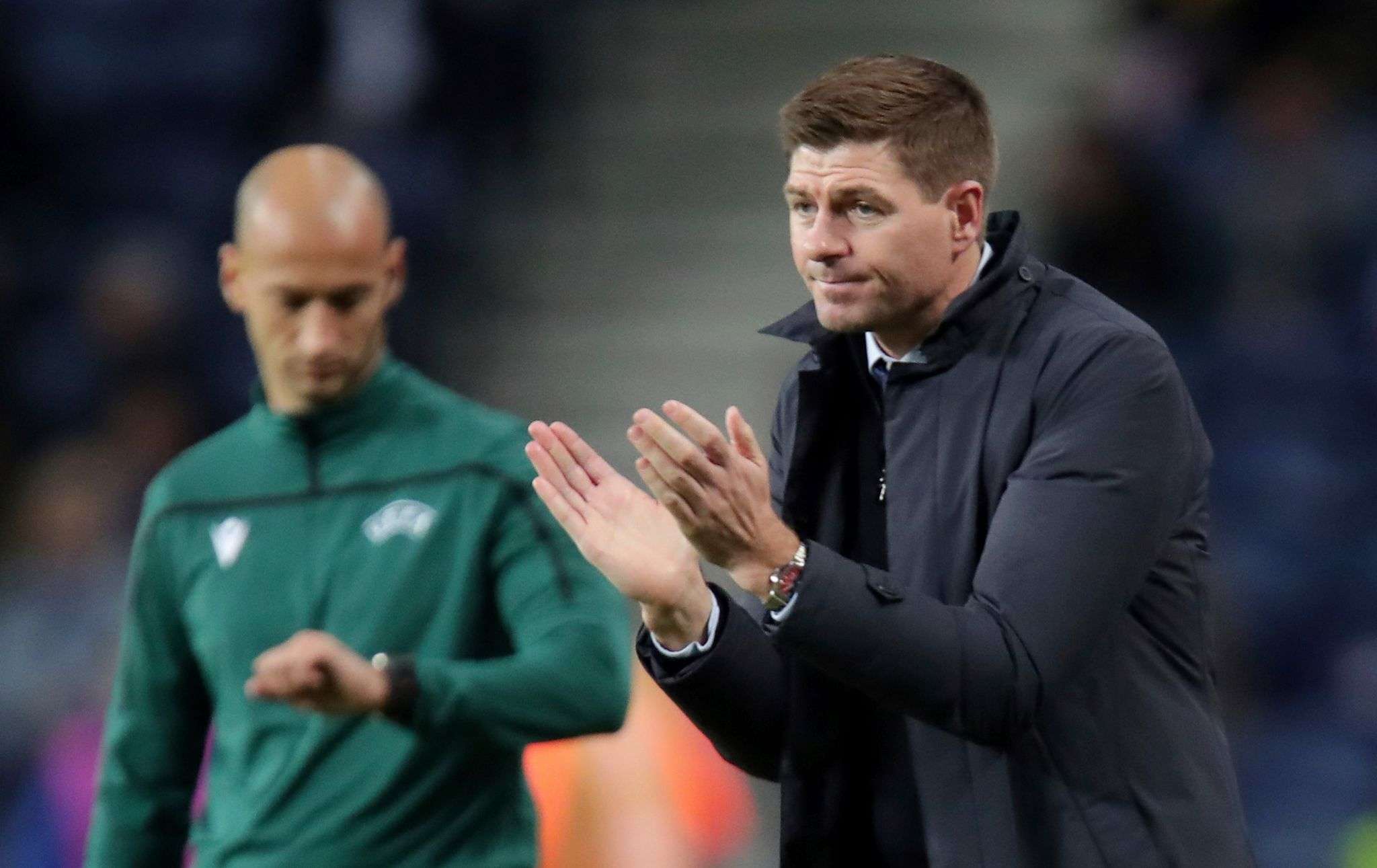 Steven Gerrard vetizolohet, nuk udhëton në Armeni 