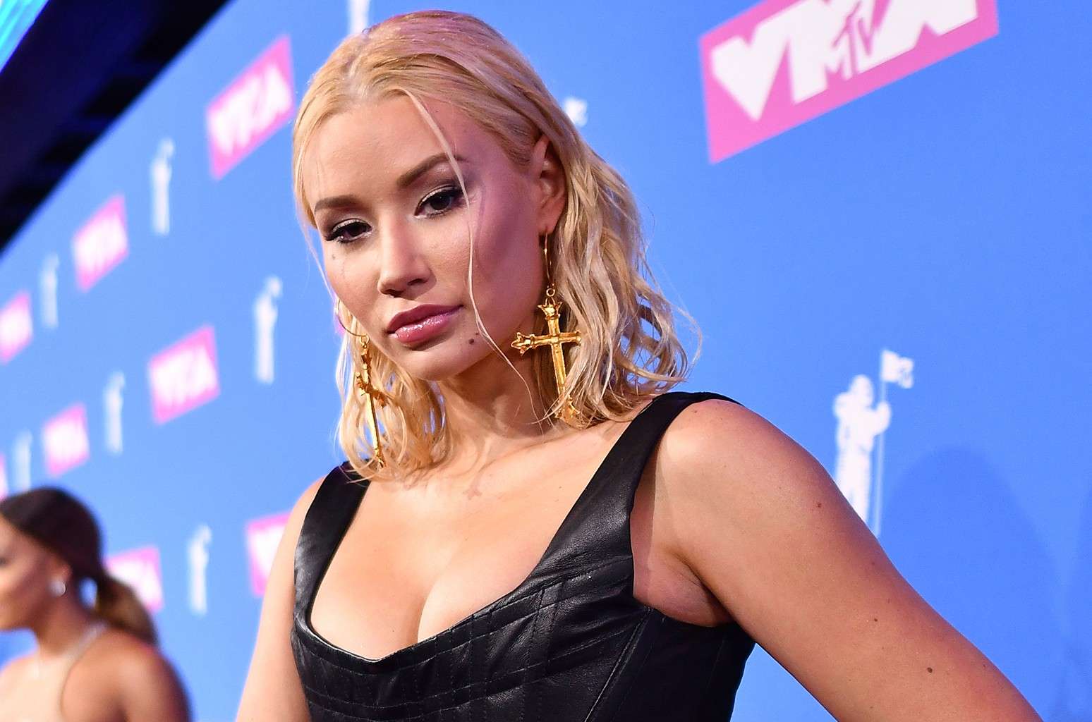 Iggy Azalea me linjë të kozmetikës të quajtur “Totally Plastic”