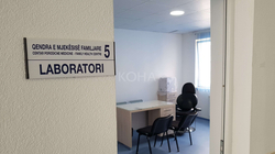 Prej 12 QMF-ve në Pejë vetëm dy kanë laboratore