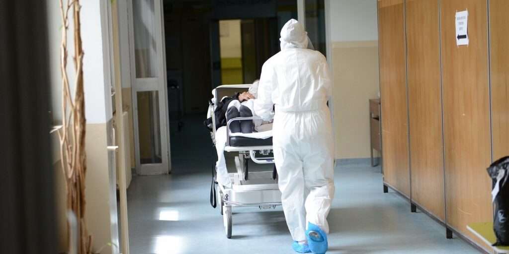 36 të vdekur e 1,037 raste pozitive me COVID-19 në Maqedoni