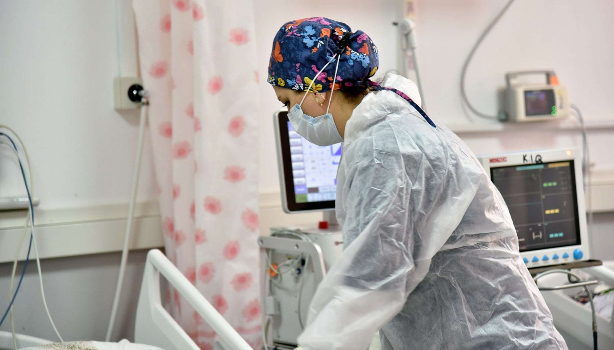 80 pacientë po trajtohen me oksigjenoterapi në Spitalin e Gjakovës