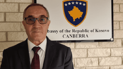 Ambasadori kosovar në Australi përfundon misionin, e mbyll Ambasadën pasi nuk shkoi askush t’ia marrë çelësat