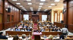 Kërkohet anulimi i vendimit për ndarjen e mjeteve financiare për fëmijët e porsalindur në Prizren