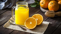 Pijet me vitaminë C që i rrisin nivelet e hekurit në gjak