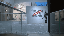 Në Milano hapet ekspozitë me replikat e veprave të Banksyit
