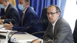 Hoti thotë se Qeveria ka ndërhyrë në organizimin sindikal – përmend Ligjin e pagave