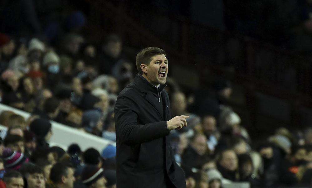 Gerrardi do ta ndërronte statusin e heroit të Liverpoolit me fitoren e Aston Villas në Anfield