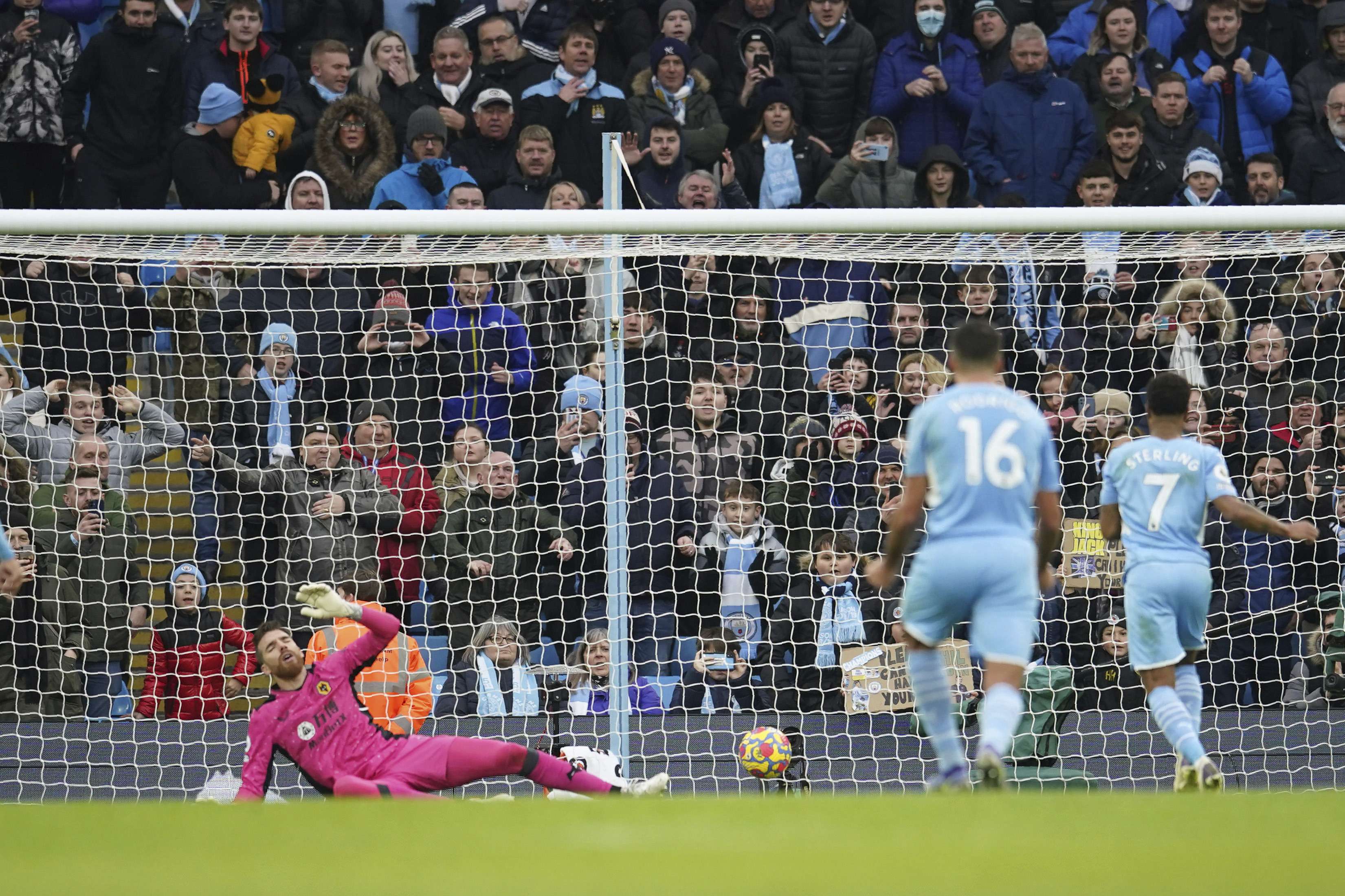 City ruan kreun me fitoren minimale ndaj Wolvesit