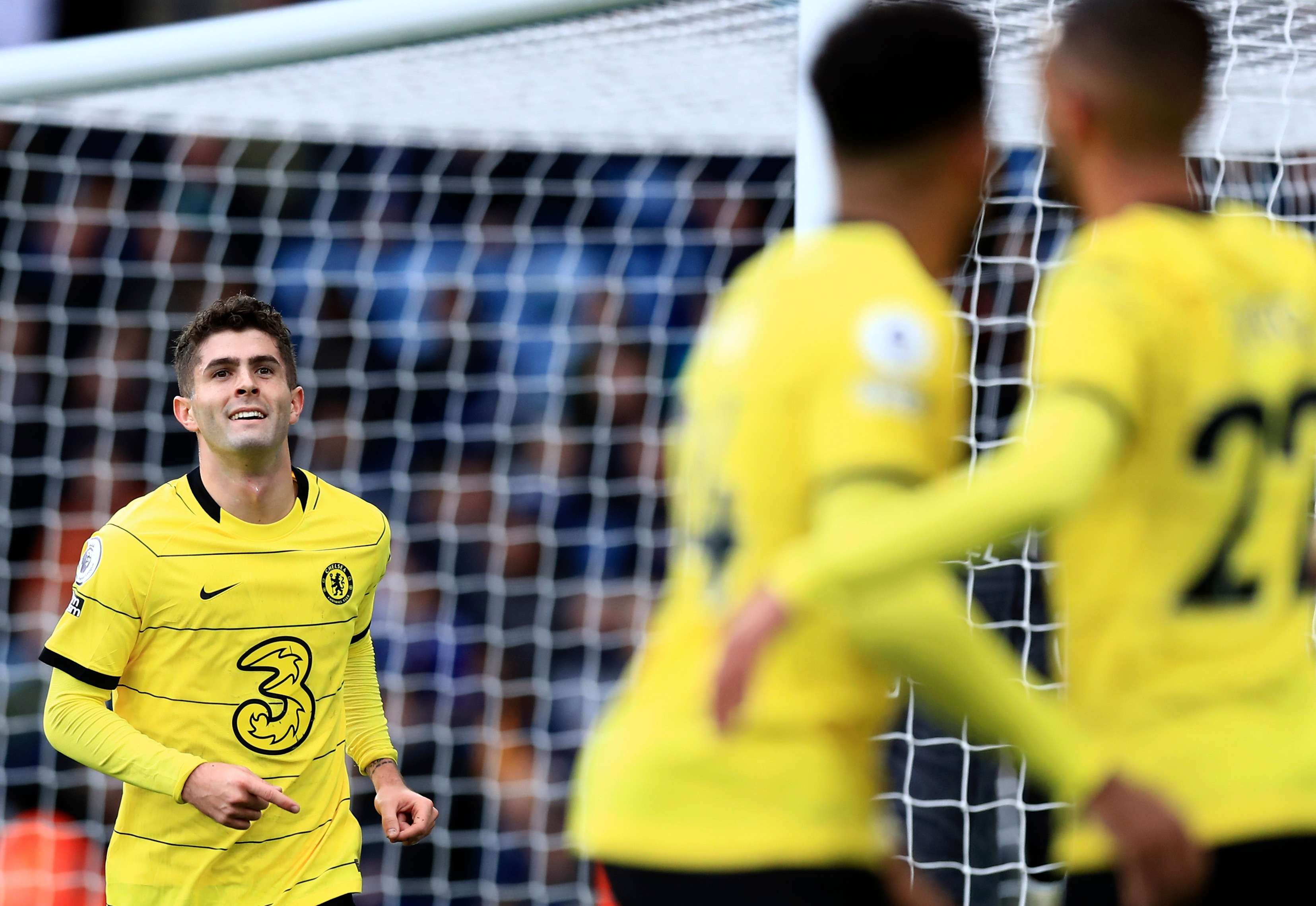 Barcelona kërkon dy futbollistët e Chelseat 