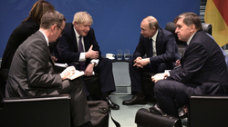 Johnson: Pushtimi i Ukrainës do të ishte gabim strategjik i Rusisë
