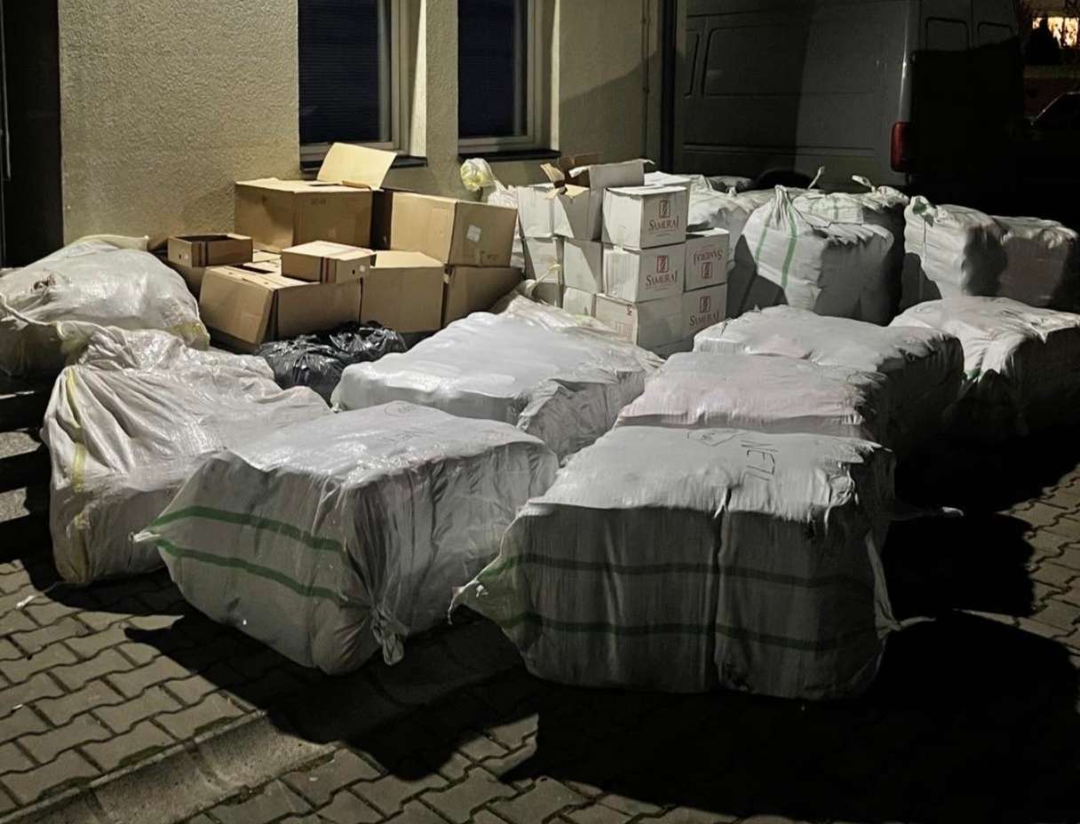 Policia ndalon një rast të kontrabandës me mallra në kufi [foto]
