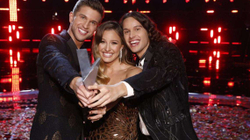 “The Voice US” këtë vit nuk e ka një, por tre fitues