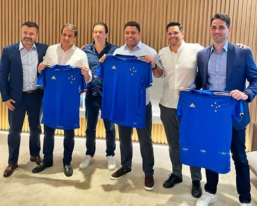 Pronari i ri i Cruzeiros, Ronaldo, u thotë tifozëve se nuk është superhero