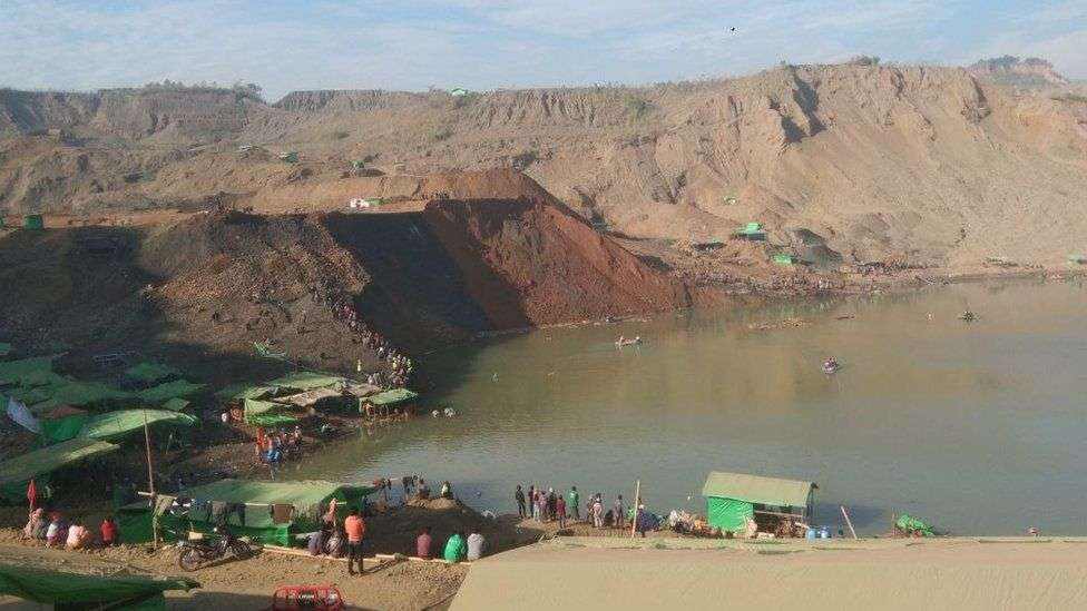 Një i vdekur dhe 70 të zhdukur pas rrëshqitjes së dheut në Mianmar