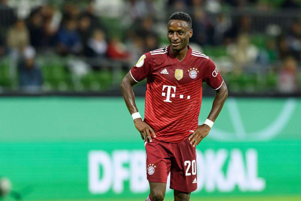 Bouna Sarr Cầu Thủ Thầm Lặng - Chặng Đường Không Phần Phần Ánh Sáng Nhưng Đầy Trách Nhiệm