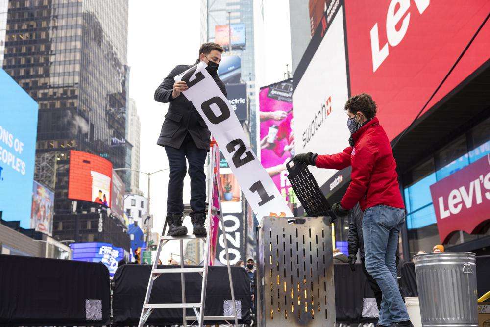 Pritja e Vitit të Ri në Time Square, pavarësisht rritjes së rasteve me COVID-19