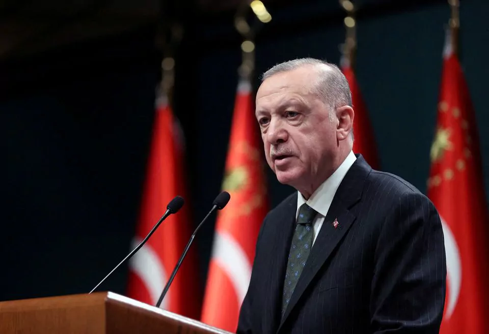 Erdogani u bën thirrje turqve të mbajnë të gjitha kursimet në lira