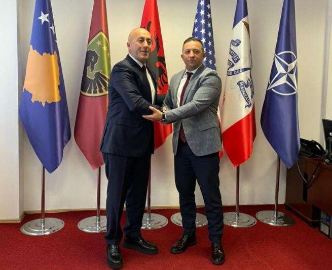 Haradinaj viziton ministrin e Mbrojtjes: Ushtria dhe siguria e vendit nga bashkojnë