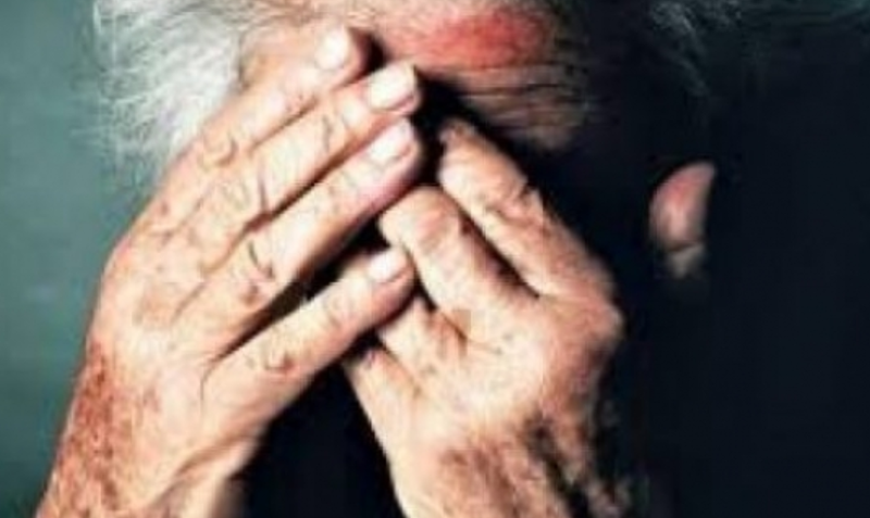 Arrestohet personi që dyshohet se përdhunoi gjyshen e tij në Shqipëri