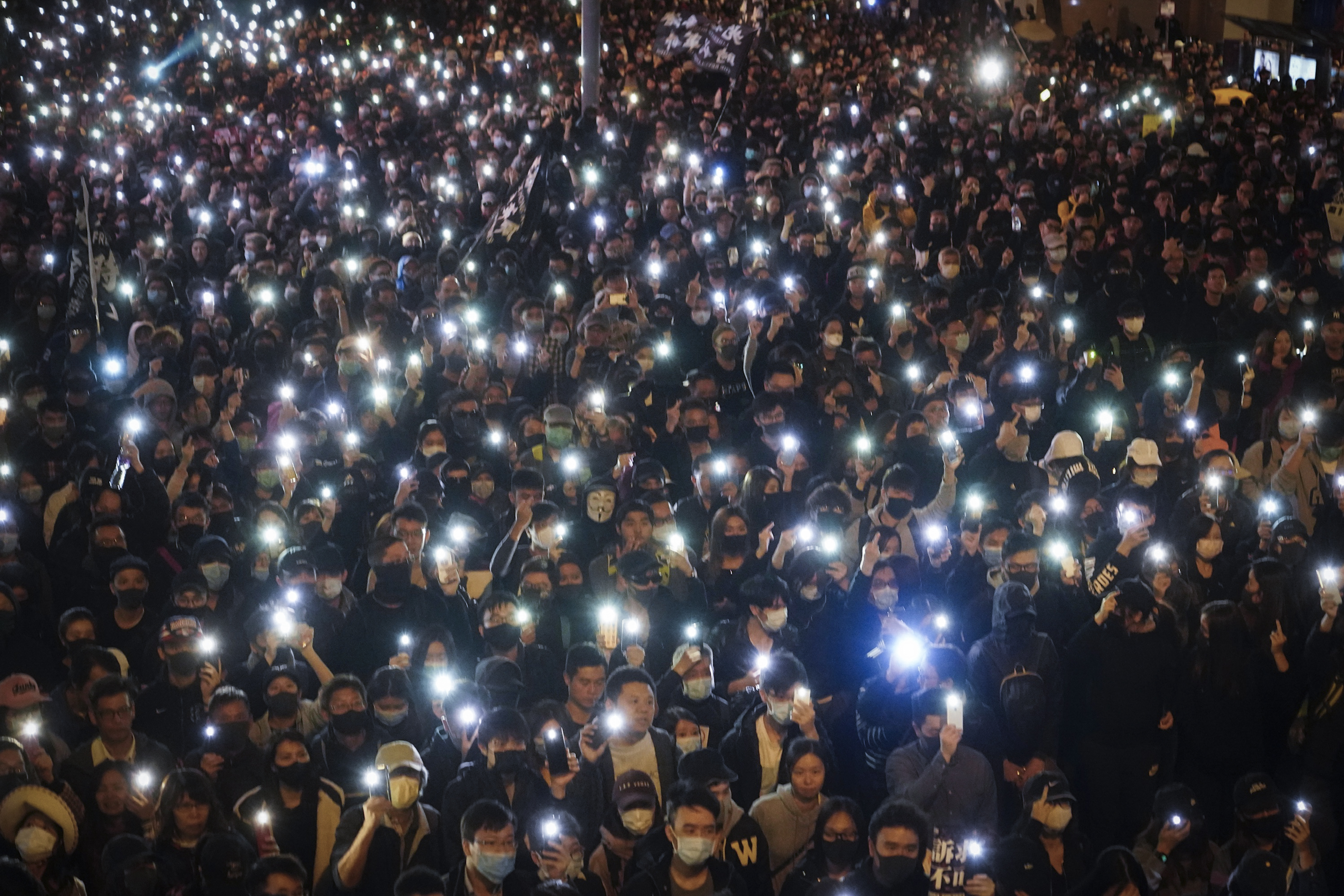 Ligjvënësit amerikanë propozojnë protestuesit në Hong-Kong për Nobel të Paqes