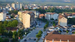 Në Suharekë, bizneset obligohen të fshijnë hapësirën publike para lokaleve çdo ditë
