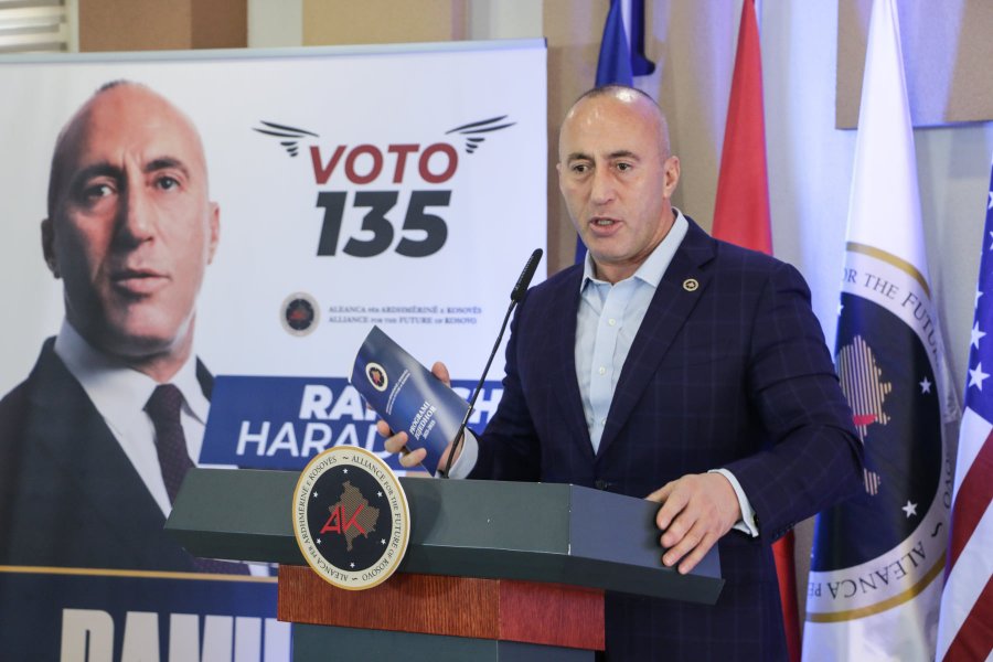 Kronika Zgjedhore/ Haradinaj ia premton secilit nga 100 euro