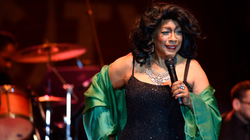 Vdiq bashkëthemeluesja e grupit “Supremes”, Mary Wilson